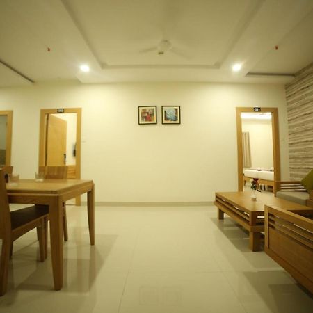 Mg Iris Hotel 蒂鲁帕蒂 外观 照片